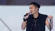 一击即中谢霆锋损百度云